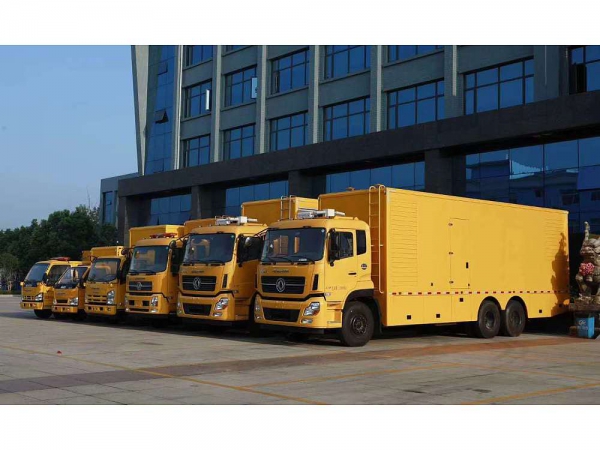 東風(fēng)天龍應(yīng)急搶險(xiǎn)發(fā)電車